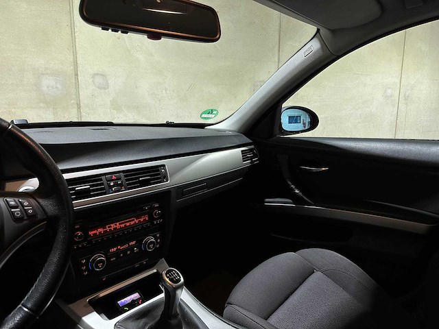 Bmw 318i touring high executive 3-serie 141pk 2008, 22-hnj-3 youngtimer - afbeelding 13 van  33