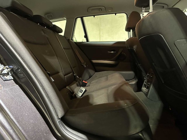 Bmw 318i touring high executive 3-serie 141pk 2008, 22-hnj-3 youngtimer - afbeelding 13 van  51