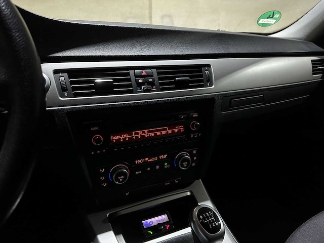 Bmw 318i touring high executive 3-serie 141pk 2008, 22-hnj-3 youngtimer - afbeelding 22 van  51