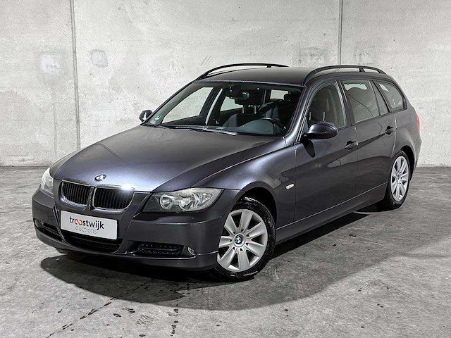 Bmw 318i touring high executive 3-serie 141pk 2008, 22-hnj-3 youngtimer - afbeelding 12 van  51