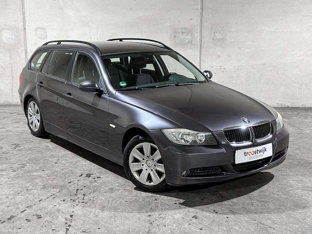 Bmw 318i touring high executive 3-serie 141pk 2008, 22-hnj-3 youngtimer - afbeelding 48 van  51