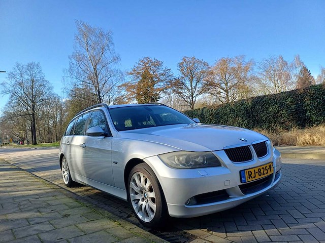 Bmw 318i touring, rj-825-v - afbeelding 18 van  20