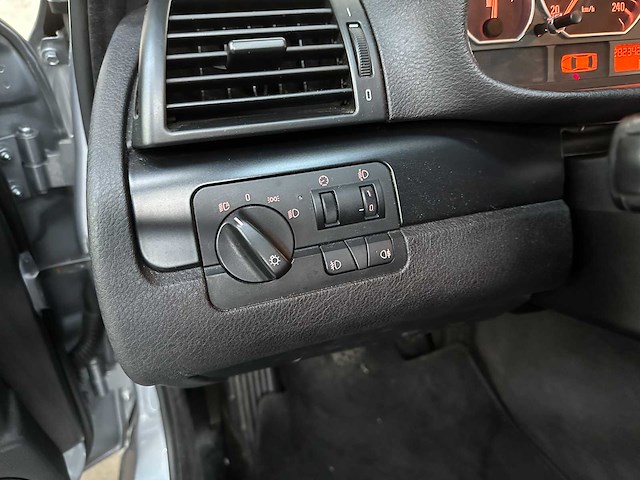 Bmw 318i touring special exec. 3-serie 141pk 2003, 65-nj-vl - afbeelding 9 van  37