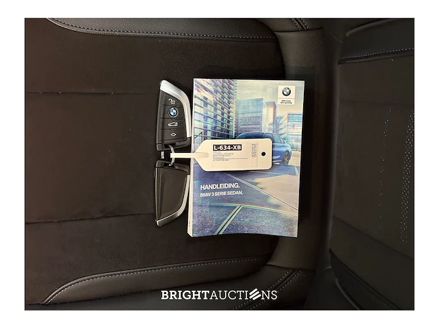 Bmw 320 i business edition 183pk 2021 (origineel-nl) 3-serie, l-634-xb - afbeelding 28 van  35