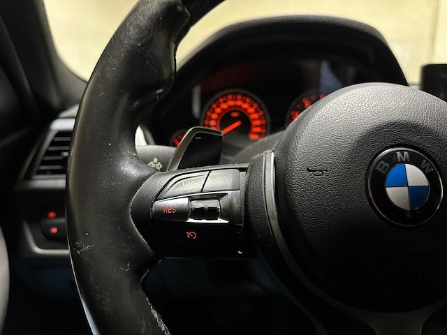 Bmw 320d ede luxury 163pk 2015 (origineel-nl) 3-serie touring f31, hg-460-p - afbeelding 18 van  47