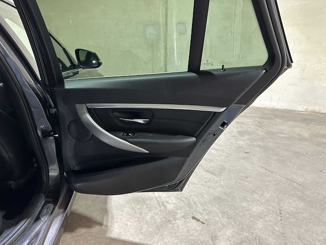 Bmw 320d ede luxury 163pk 2015 (origineel-nl) 3-serie touring f31, hg-460-p - afbeelding 36 van  47