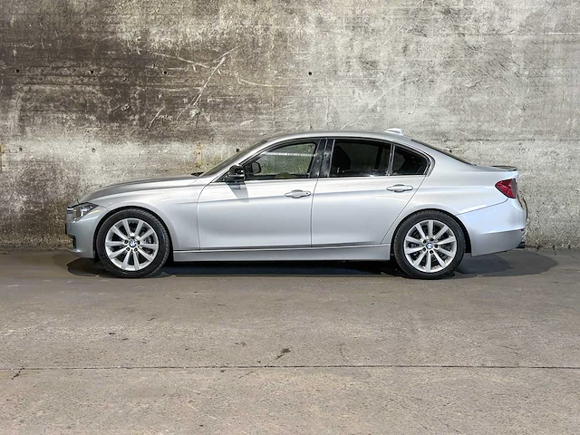 Bmw 320d efficientdynamics edition high executive 163pk 2014 (origineel-nl) 3-serie, 4-xdd-34 - afbeelding 8 van  55