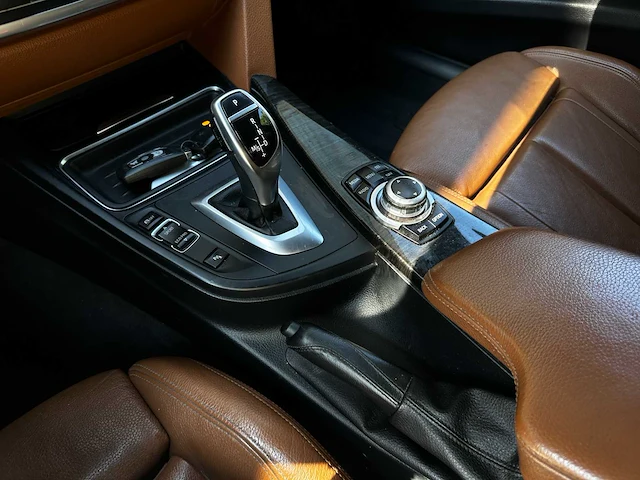 Bmw 320d efficientdynamics edition high executive 163pk 2014 (origineel-nl) 3-serie, 4-xdd-34 - afbeelding 19 van  55