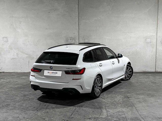 Bmw 320e touring business edition plus m-sport 204pk 2022 (origineel-nl + 1e eigenaar) 3-serie, p-991-jh - afbeelding 3 van  46