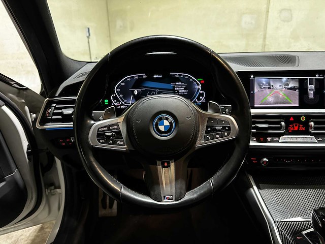 Bmw 320e touring business edition plus m-sport 204pk 2022 (origineel-nl + 1e eigenaar) 3-serie, p-991-jh - afbeelding 11 van  46