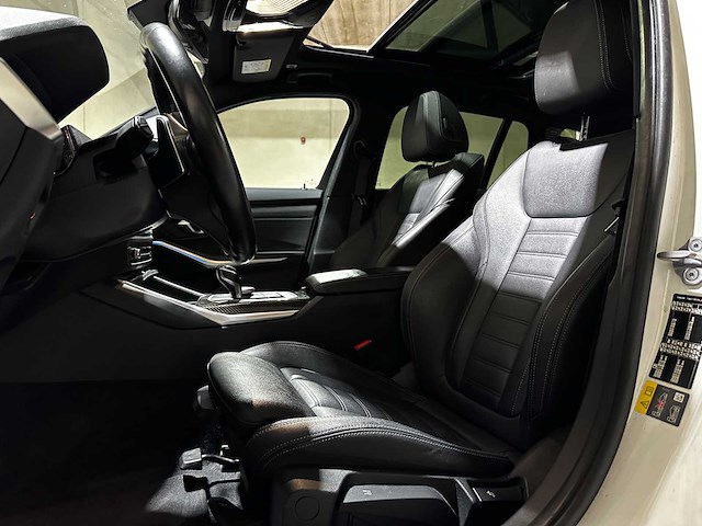 Bmw 320e touring business edition plus m-sport 204pk 2022 (origineel-nl + 1e eigenaar) 3-serie, p-991-jh - afbeelding 28 van  46