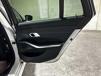 Bmw 320e touring business edition plus m-sport 204pk 2022 (origineel-nl + 1e eigenaar) 3-serie, p-991-jh - afbeelding 32 van  46