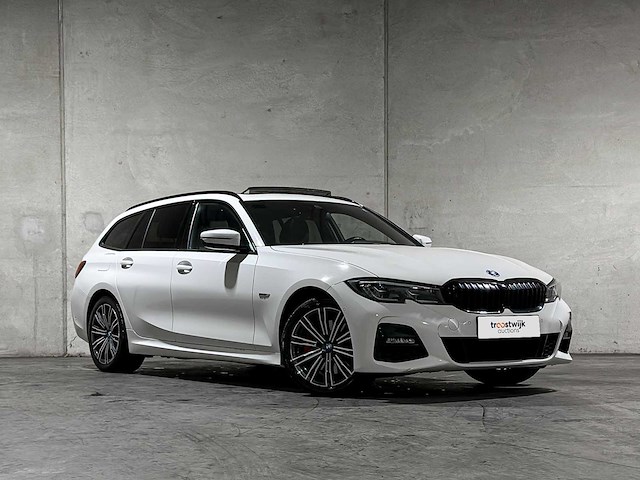 Bmw 320e touring business edition plus m-sport 204pk 2022 (origineel-nl + 1e eigenaar) 3-serie, p-991-jh - afbeelding 43 van  46