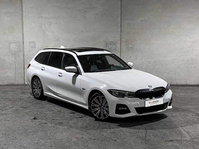 Bmw 320e touring business edition plus m-sport 204pk 2022 (origineel-nl + 1e eigenaar) 3-serie, p-991-jh - afbeelding 44 van  46