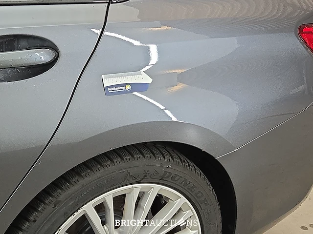 Bmw 320i 3-serie executive edition 184pk 2019 (origineel-nl) 3-serie, xt-203-t - afbeelding 22 van  39