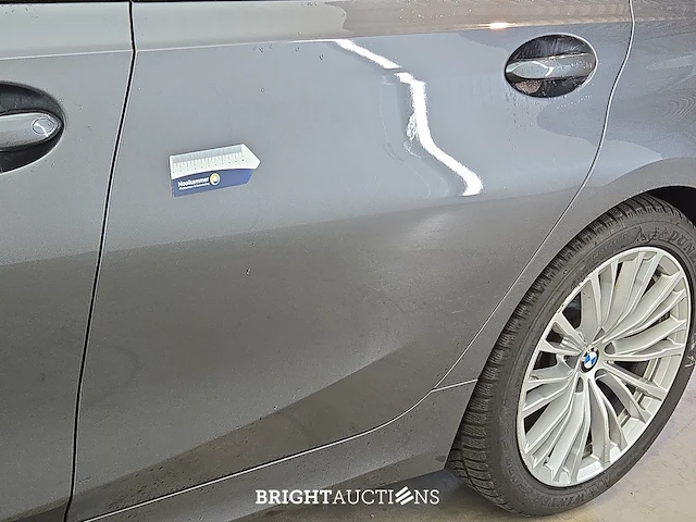Bmw 320i 3-serie executive edition 184pk 2019 (origineel-nl) 3-serie, xt-203-t - afbeelding 26 van  39