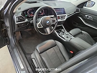Bmw 320i 3-serie executive edition 184pk 2019 (origineel-nl) 3-serie, xt-203-t - afbeelding 29 van  39
