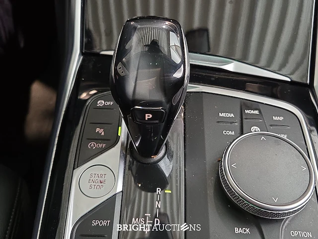 Bmw 320i 3-serie executive edition 184pk 2019 (origineel-nl) 3-serie, xt-203-t - afbeelding 31 van  39