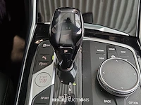 Bmw 320i 3-serie executive edition 184pk 2019 (origineel-nl) 3-serie, xt-203-t - afbeelding 31 van  39