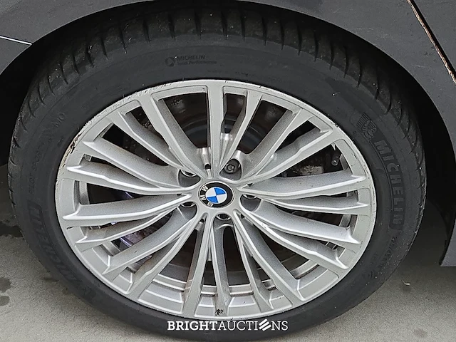 Bmw 320i 3-serie executive edition 184pk 2019 (origineel-nl) 3-serie, xt-203-t - afbeelding 32 van  39