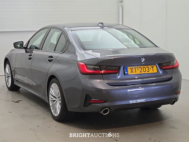 Bmw 320i 3-serie executive edition 184pk 2019 (origineel-nl) 3-serie, xt-203-t - afbeelding 23 van  39