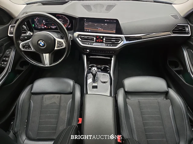 Bmw 320i 3-serie executive edition 184pk 2019 (origineel-nl) 3-serie, xt-203-t - afbeelding 35 van  39