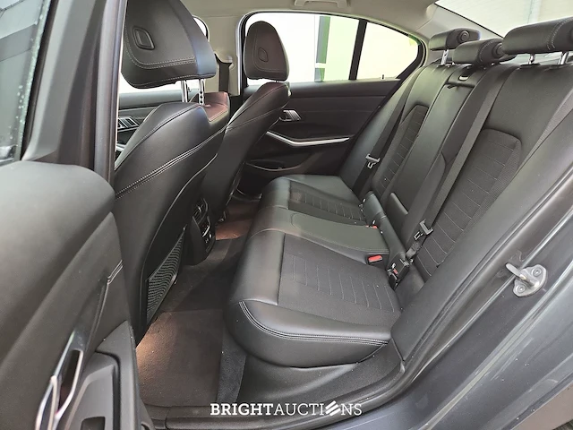 Bmw 320i 3-serie executive edition 184pk 2019 (origineel-nl) 3-serie, xt-203-t - afbeelding 39 van  39