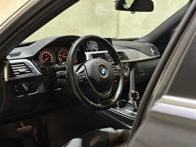 Bmw 320i automaat centennial high executive 184pk 2016 3-serie touring, jr-371-d - afbeelding 10 van  43