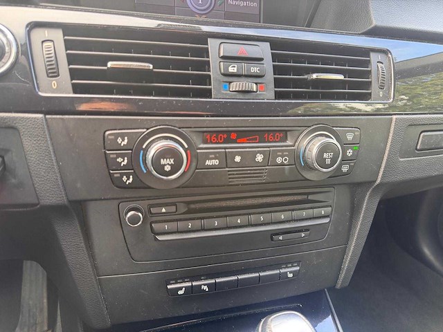 Bmw 320i cabrio high executive automaat, zn-110-j - afbeelding 12 van  16