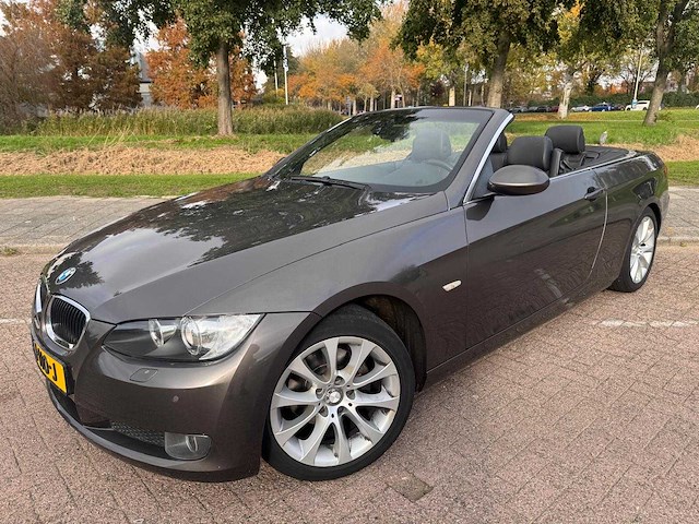 Bmw 320i cabrio high executive automaat, zn-110-j - afbeelding 1 van  16