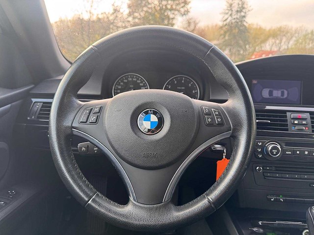 Bmw 320i cabrio high executive automaat, zn-110-j - afbeelding 15 van  16