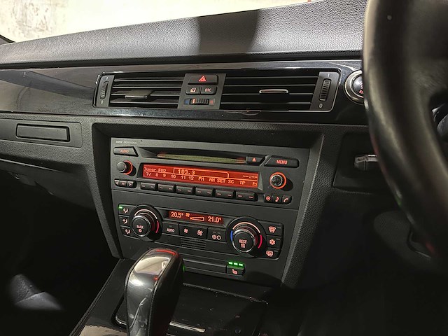 Bmw 320i cabriolet 170pk 2009 3-serie e93, xk-462-d - afbeelding 19 van  38