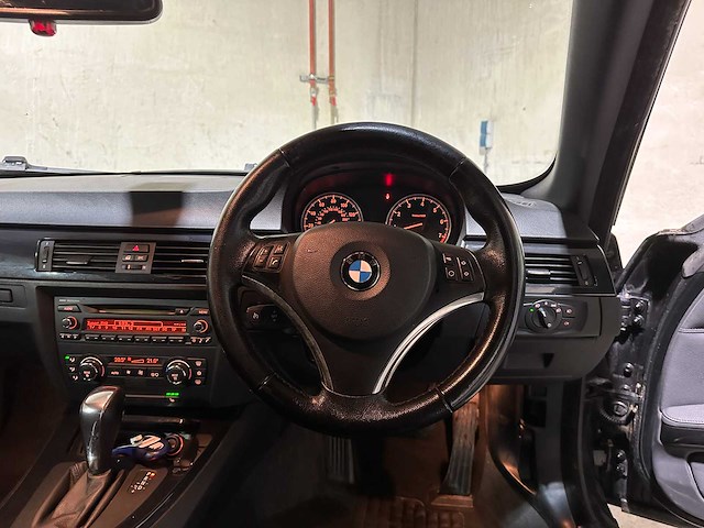 Bmw 320i cabriolet 170pk 2009 3-serie e93, xk-462-d - afbeelding 9 van  38