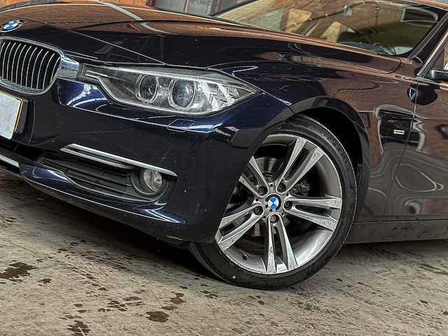 Bmw 320i efficientdynamics edition upgrade edition 170pk 2013 (origineel-nl) 3-serie, 1-sll-03 - afbeelding 34 van  41