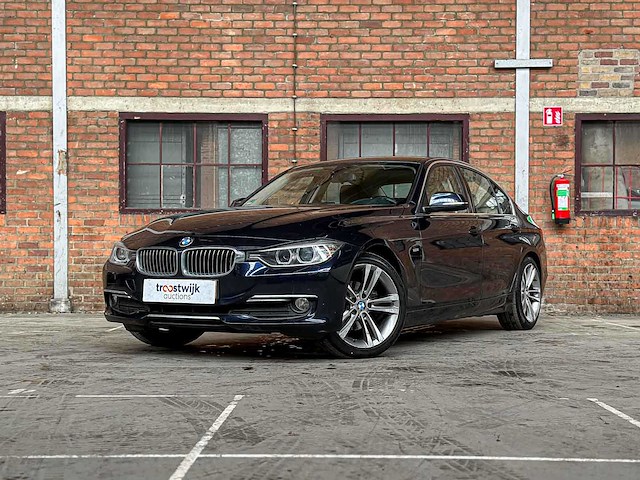 Bmw 320i efficientdynamics edition upgrade edition 170pk 2013 (origineel-nl) 3-serie, 1-sll-03 - afbeelding 1 van  41