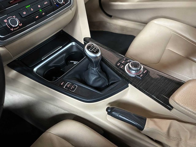 Bmw 320i efficientdynamics edition upgrade edition 170pk 2013 (origineel-nl) 3-serie, 1-sll-03 - afbeelding 21 van  41