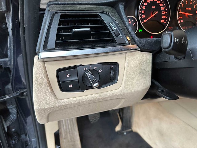 Bmw 320i efficientdynamics edition upgrade edition 170pk 2013 (origineel-nl) 3-serie, 1-sll-03 - afbeelding 11 van  26