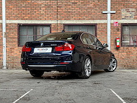 Bmw 320i efficientdynamics edition upgrade edition 170pk 2013 (origineel-nl) 3-serie, 1-sll-03 - afbeelding 2 van  40