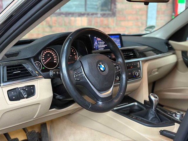 Bmw 320i efficientdynamics edition upgrade edition 170pk 2013 (origineel-nl) 3-serie, 1-sll-03 - afbeelding 11 van  41