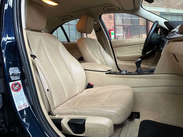 Bmw 320i efficientdynamics edition upgrade edition 170pk 2013 (origineel-nl) 3-serie, 1-sll-03 - afbeelding 35 van  41