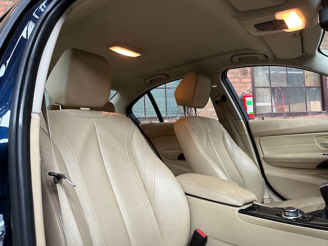 Bmw 320i efficientdynamics edition upgrade edition 170pk 2013 (origineel-nl) 3-serie, 1-sll-03 - afbeelding 36 van  41