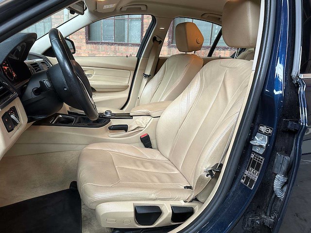 Bmw 320i efficientdynamics edition upgrade edition 170pk 2013 (origineel-nl) 3-serie, 1-sll-03 - afbeelding 10 van  15