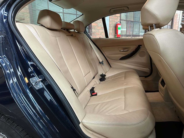 Bmw 320i efficientdynamics edition upgrade edition 170pk 2013 (origineel-nl) 3-serie, 1-sll-03 - afbeelding 12 van  15