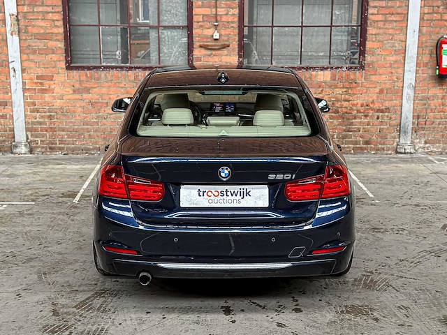 Bmw 320i efficientdynamics edition upgrade edition 170pk 2013 (origineel-nl) 3-serie, 1-sll-03 - afbeelding 6 van  41