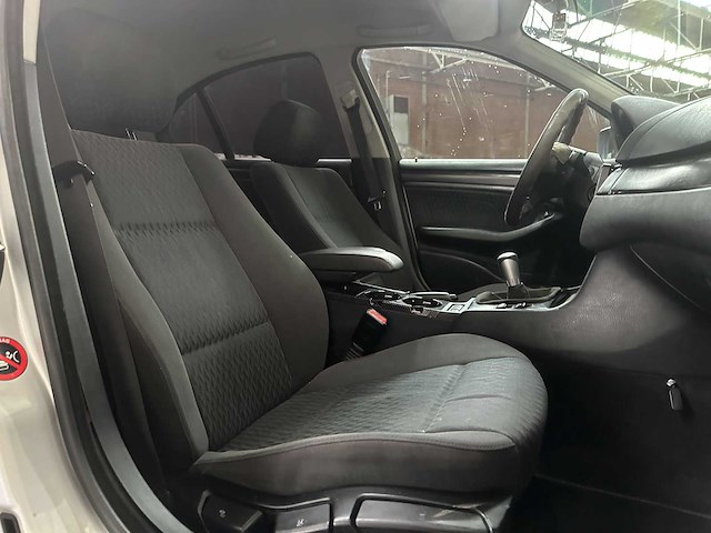 Bmw 320i executive 6-cilinder 150pk 1998, xj-ds-29 - afbeelding 35 van  48