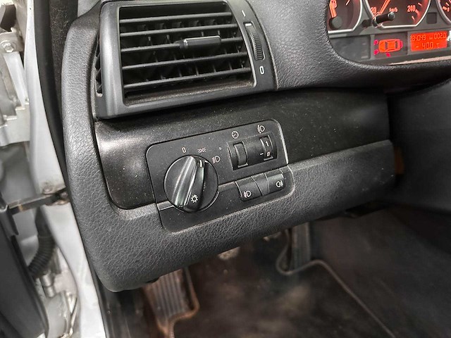 Bmw 320i executive 6-cilinder 150pk 1998, xj-ds-29 - afbeelding 9 van  33