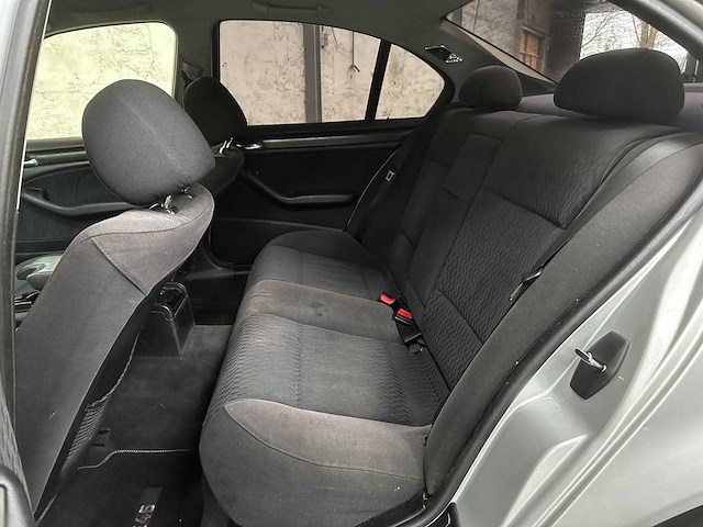 Bmw 320i executive 6-cilinder 150pk 1998, xj-ds-29 - afbeelding 17 van  33