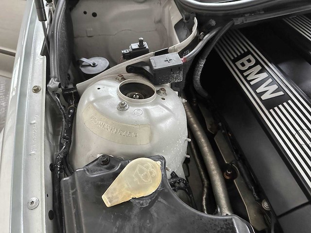 Bmw 320i executive 6-cilinder 150pk 1998, xj-ds-29 - afbeelding 24 van  33