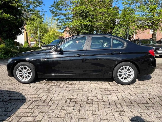 Bmw 320i f30 saloon modern line automaat, 3610 - afbeelding 3 van  31
