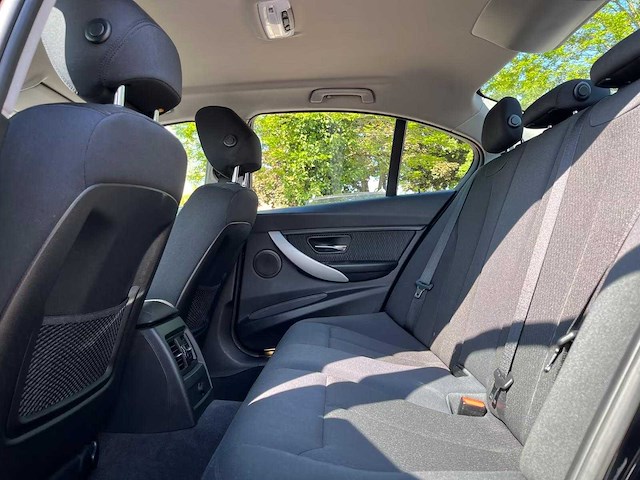 Bmw 320i f30 saloon modern line automaat, 3610 - afbeelding 6 van  31